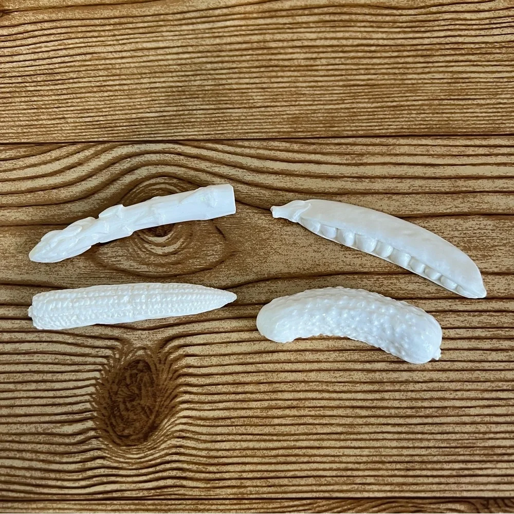 la galine Set of 4 White Vegetable Forms Resin Knife Rests